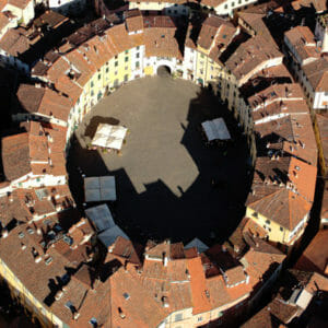 Lucca: piazza Anfiteatro