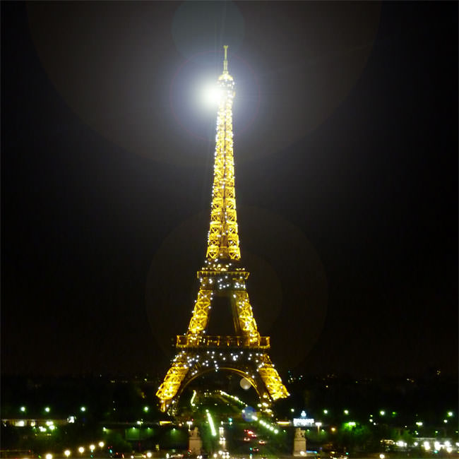 Featured image of post Immagini Torre Eiffel Di Notte Una bella immagine della torre eiffel