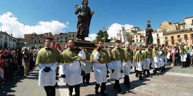 Pasqua a Sulmona, la processione