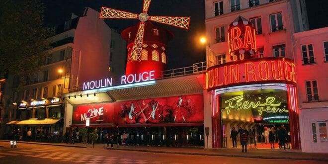 Parigi: il Moulin Rouge