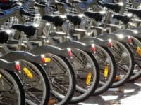 Velib a Parigi, biciclette parcheggiate