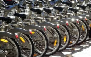 Velib a Parigi, biciclette parcheggiate