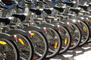 Velib a Parigi, biciclette parcheggiate