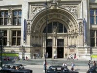 Victoria e Albert Museum, l'ingresso