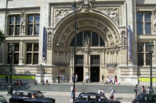 Victoria e Albert Museum, l'ingresso