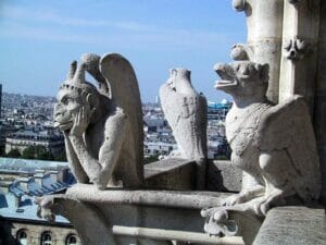 Notre Dame Statue